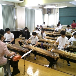 日本に古くから伝わる音楽に親しもう0620