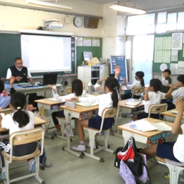 ALTと外国語活動 1030