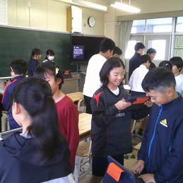 全校から地域につなぐ笑顔とほかほか 1022