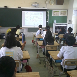 水泳学習がはじまる　0604