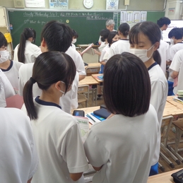 2年1組　英語科　全校研究会　インタビュー活動
