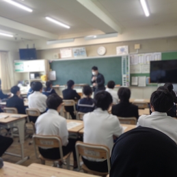 ２年生　弁護士さんによる「人権授業」