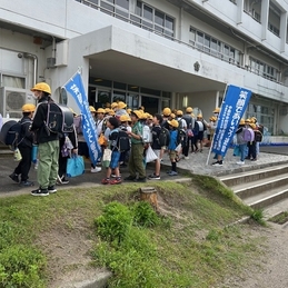 あいさつ運動（児童会・民生委員・学校運営委員会）