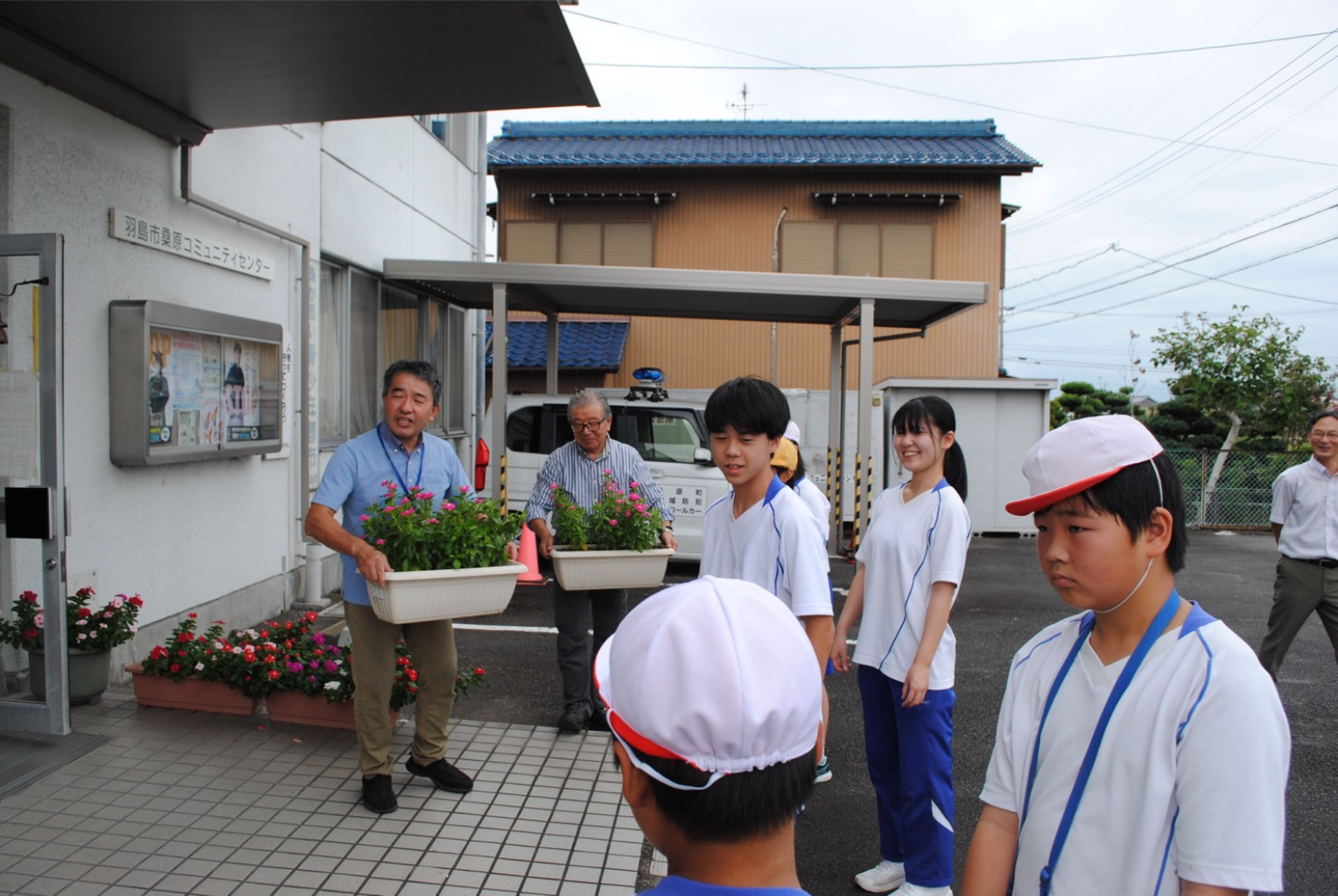 プランター贈呈 (2).png