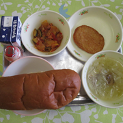 今日の給食を紹介します