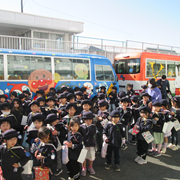 羽島幼稚園の園児が学校探検