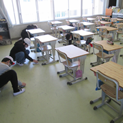 掃除に取り組む5年生