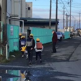 小中合同あいさつ運動