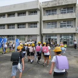 小中合同あいさつ運動