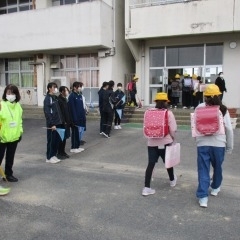 あいさつを通じて