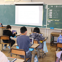 学校紹介スライドが完成（３年生）