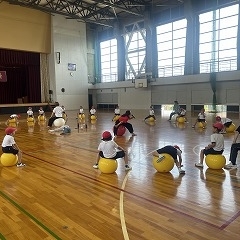 バランスボール教室が行われています