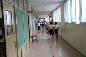 廊下は静かに右側を歩こう 竹鼻小blog 羽島市立竹鼻小学校 廊下は静かに右側を歩こう 竹鼻小blog 羽島市立竹鼻小学校